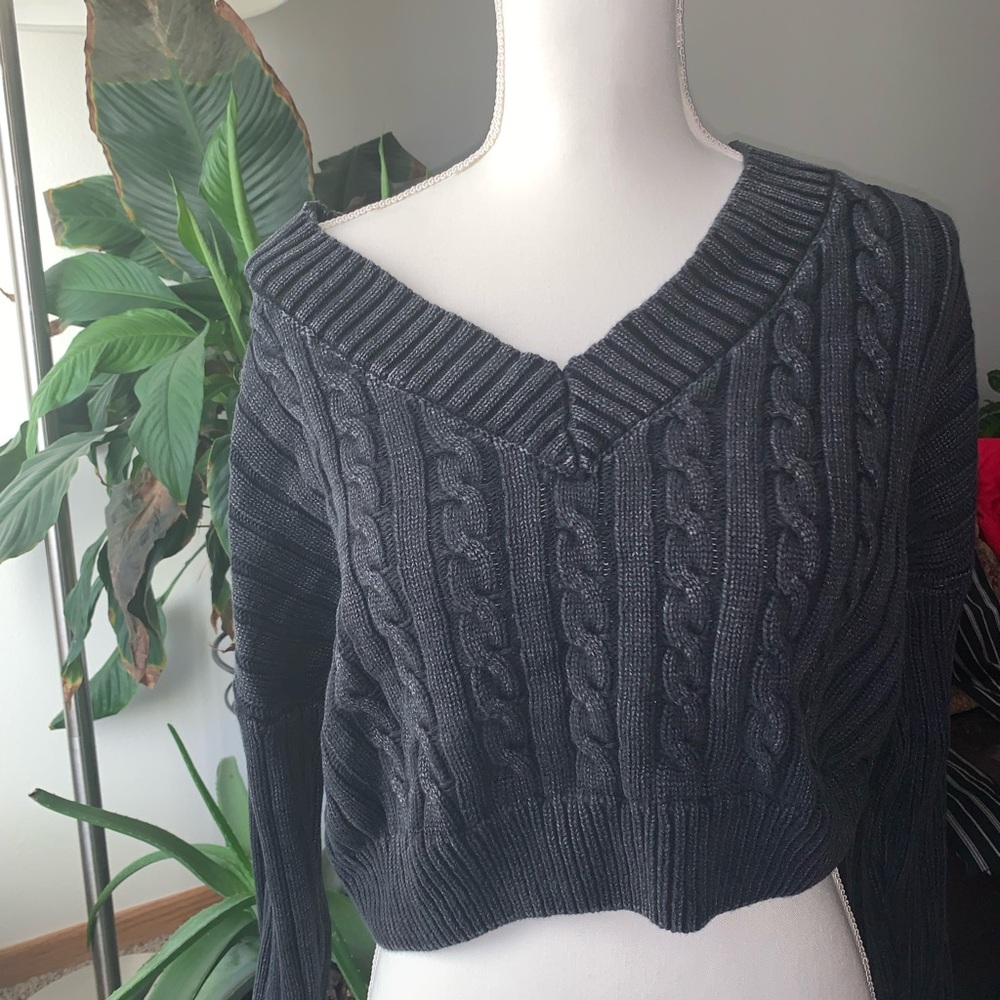Women's Cable Knit Sweater - Black